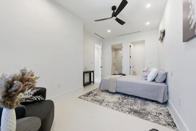 $3,395,000 | 2323 Lake Drive, Unit 201, Singer Island, FL 33404