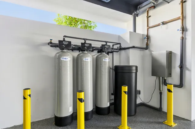 $3,395,000 | 2323 Lake Drive, Unit 201, Singer Island, FL 33404