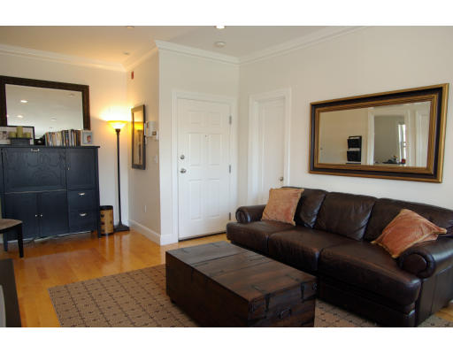52 Cooper Street, Unit 8 Boston, MA 02113 - Photo 4 of 9 Gallery Image 4