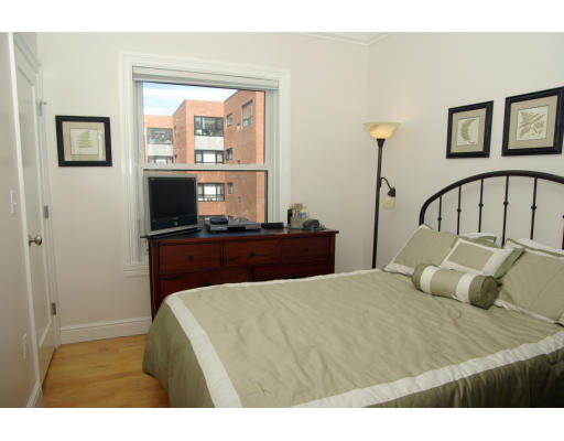 52 Cooper Street, Unit 8 Boston, MA 02113 - Photo 5 of 9 Gallery Image 5