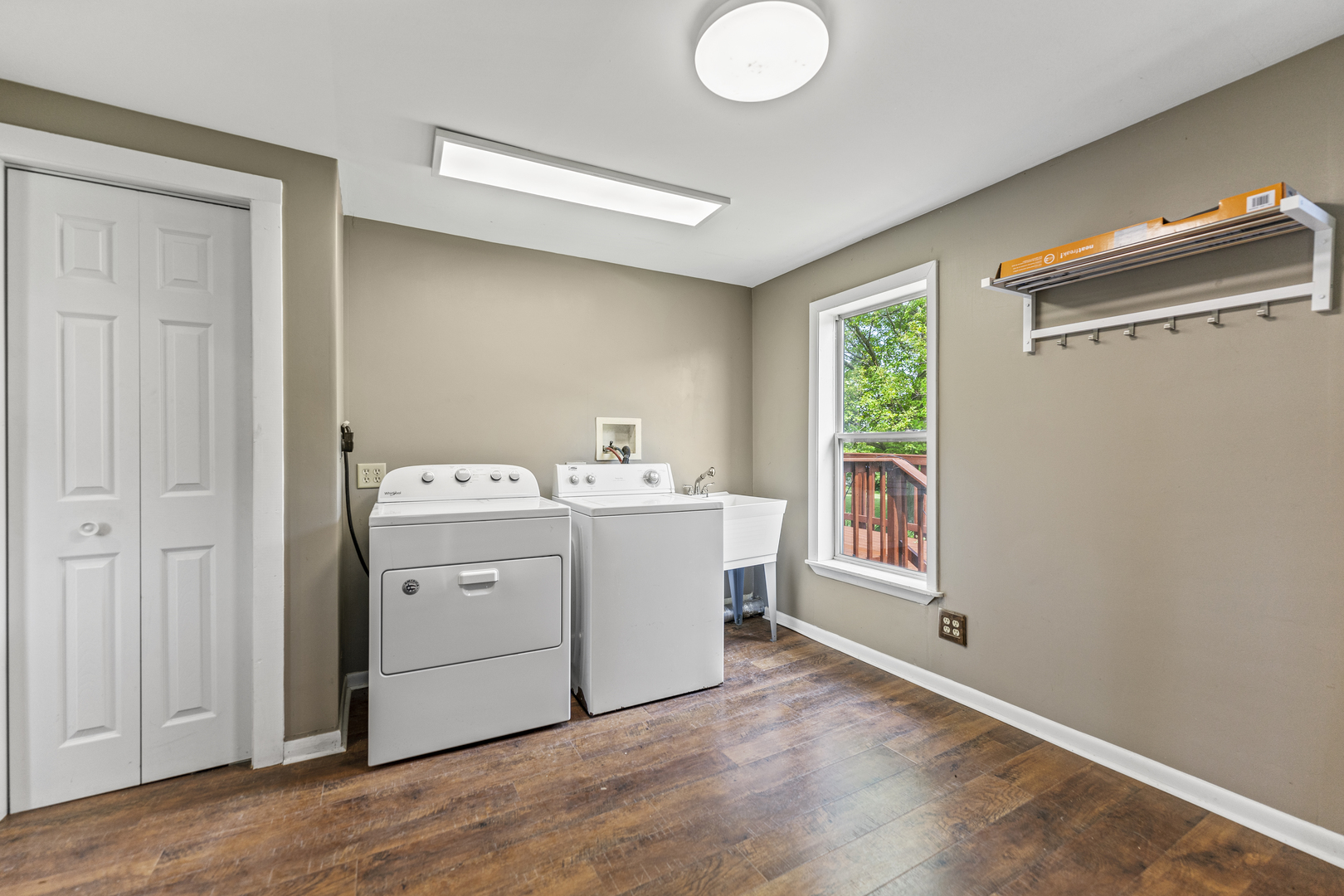 7496 Wolf Road Kingston, IL 60145 - Photo 22 of 38 a utility room with dryer and washer