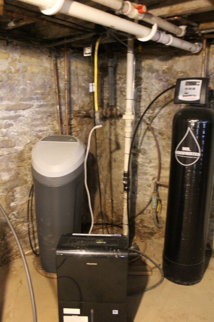 7496 Wolf Road Kingston, IL 60145 - Photo 26 of 38 a bathroom with a toilet and a mirror