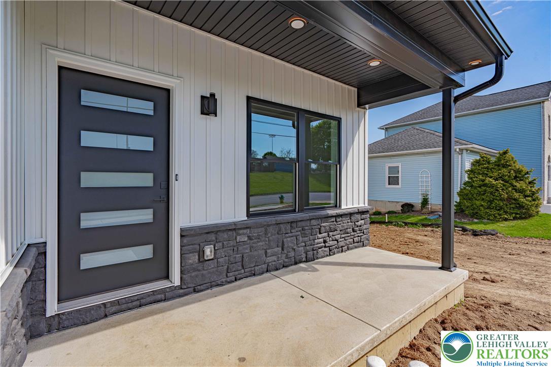 261 Maple Street Coplay, PA 18037 - Photo 7 of 53