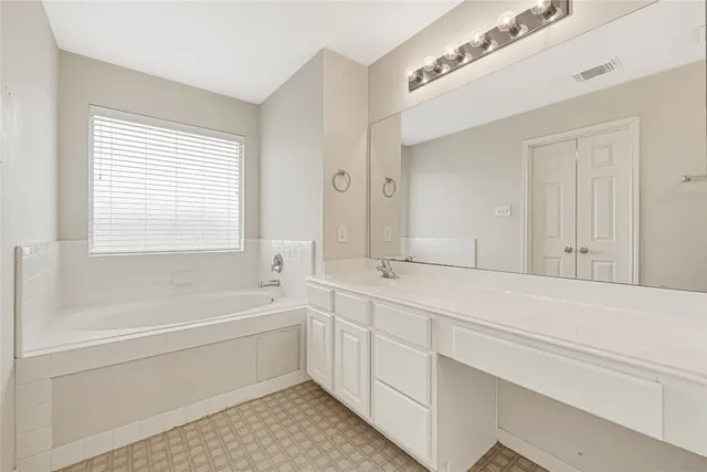 $284,900 | 7543 Park Bend Lane, Pasadena, TX 77505