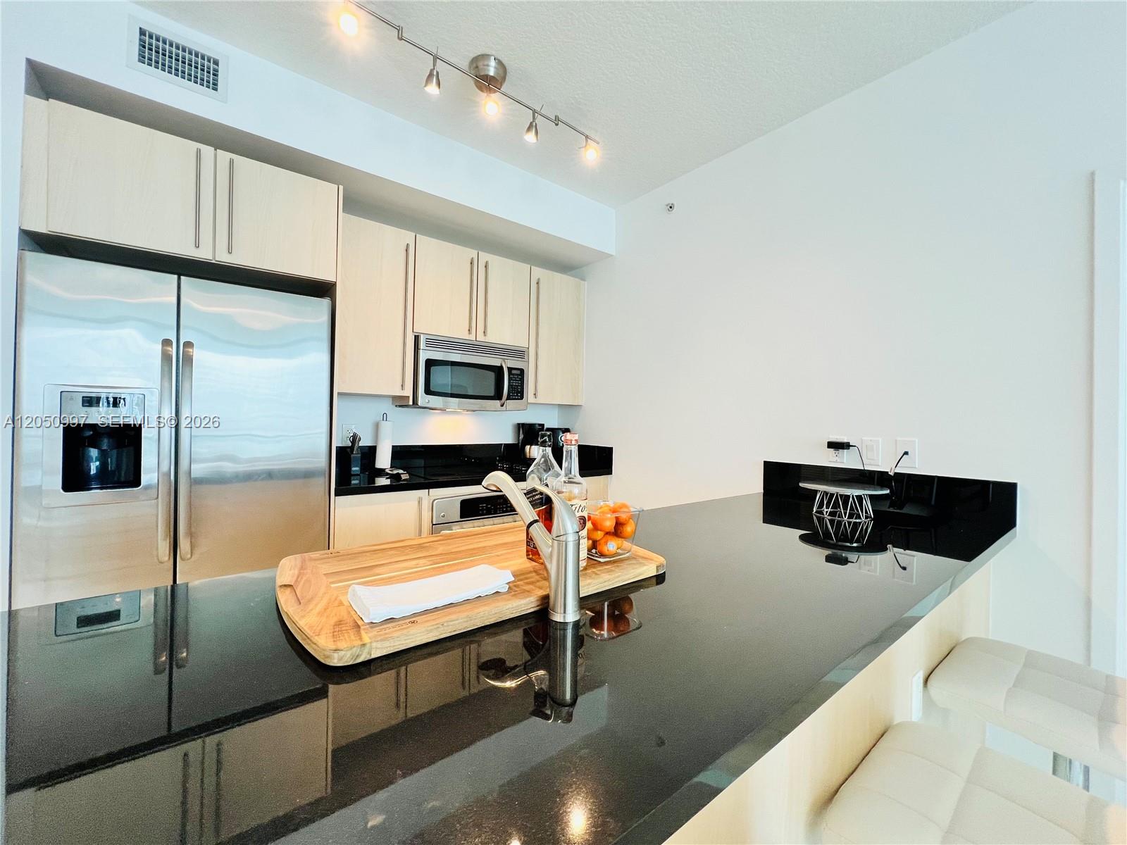 79 Southwest 12th Street, Unit 1510S Miami, FL 33130 - Photo 19 of 56