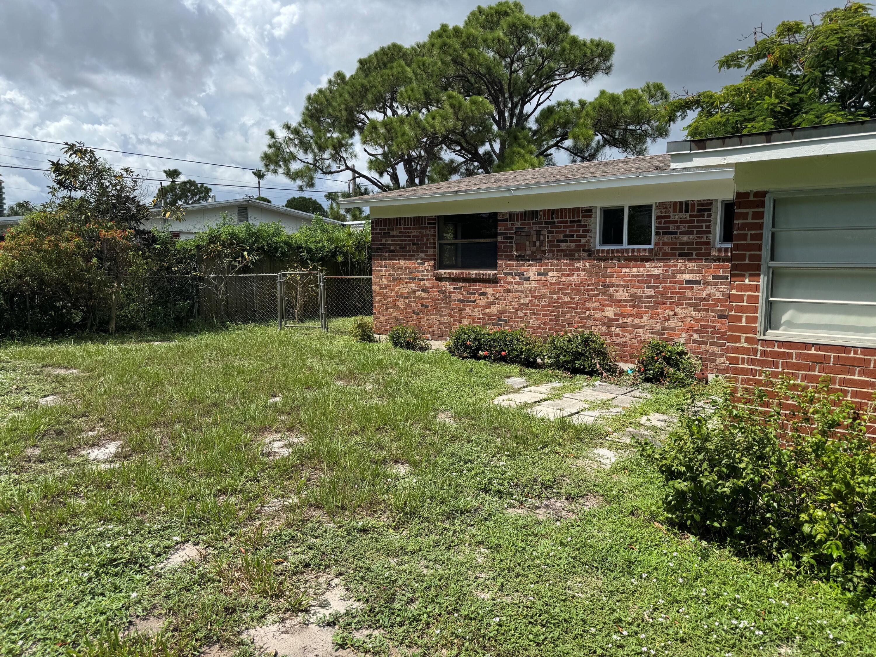 3651 Bahama Road Cabana Colony, FL 33410 - Photo 3 of 15 back