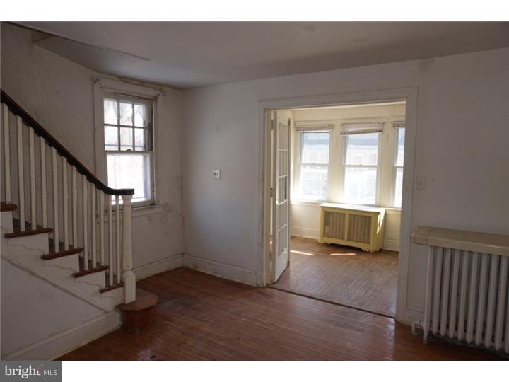 74 Sunshine Road Upper Darby, PA 19082 - Photo 4 of 14