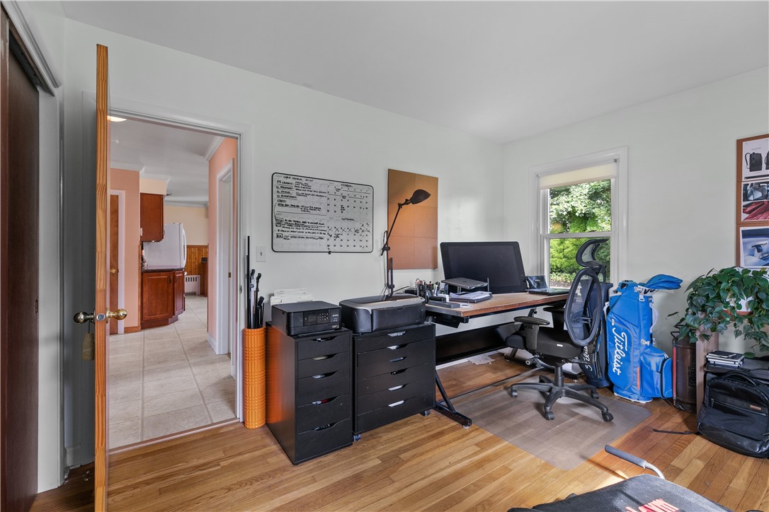 88 Middle Road Portsmouth, RI 02871 - Photo 23 of 43