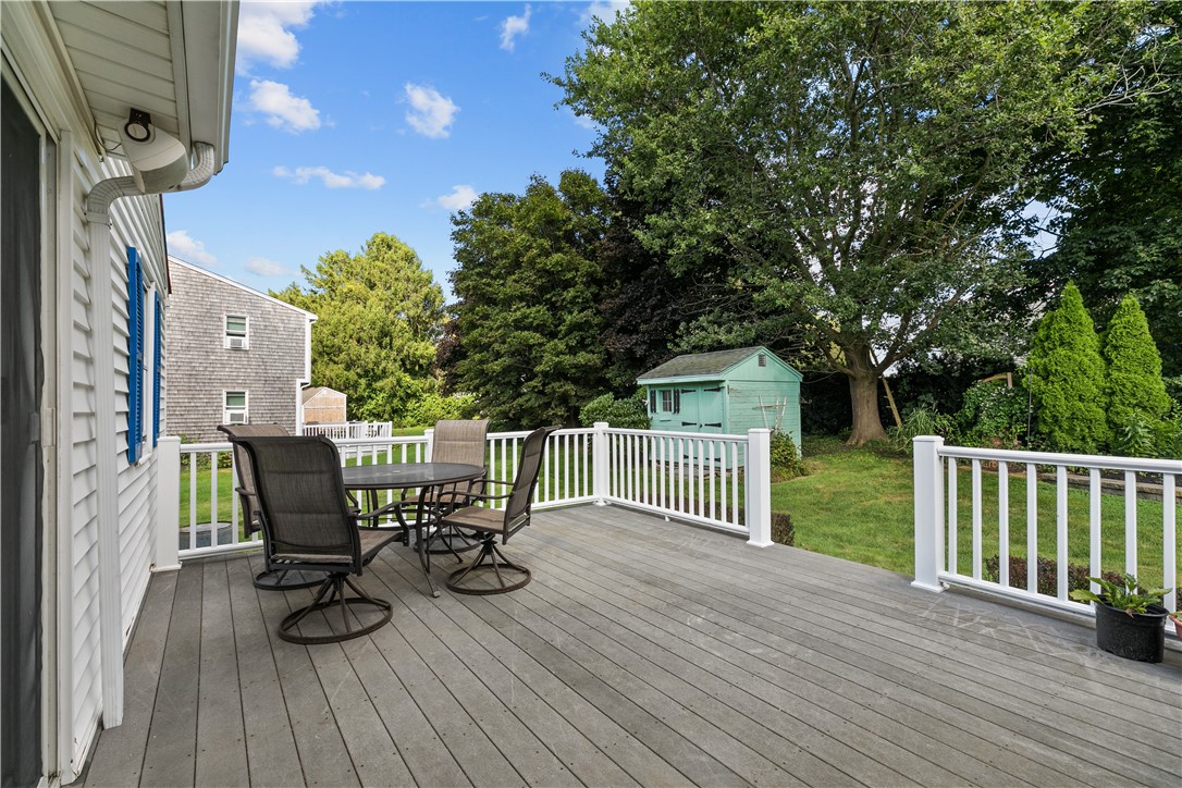 88 Middle Road Portsmouth, RI 02871 - Photo 31 of 43