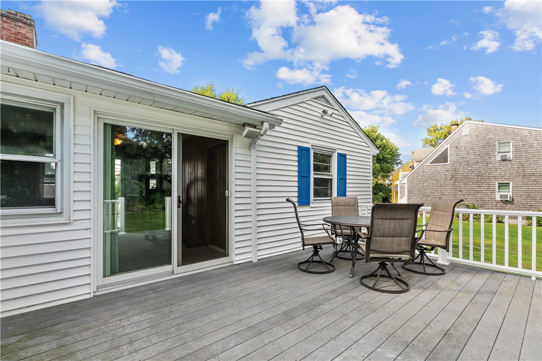 88 Middle Road Portsmouth, RI 02871 - Photo 33 of 43