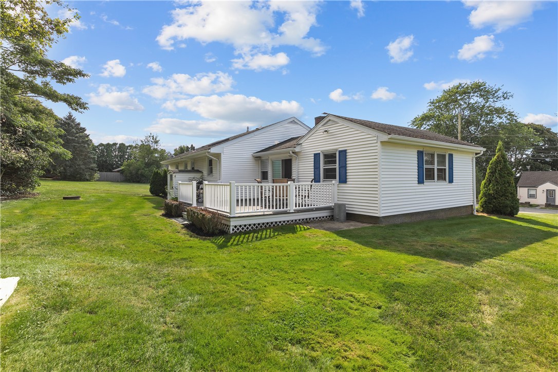 88 Middle Road Portsmouth, RI 02871 - Photo 34 of 43