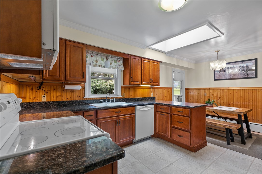 88 Middle Road Portsmouth, RI 02871 - Photo 10 of 43