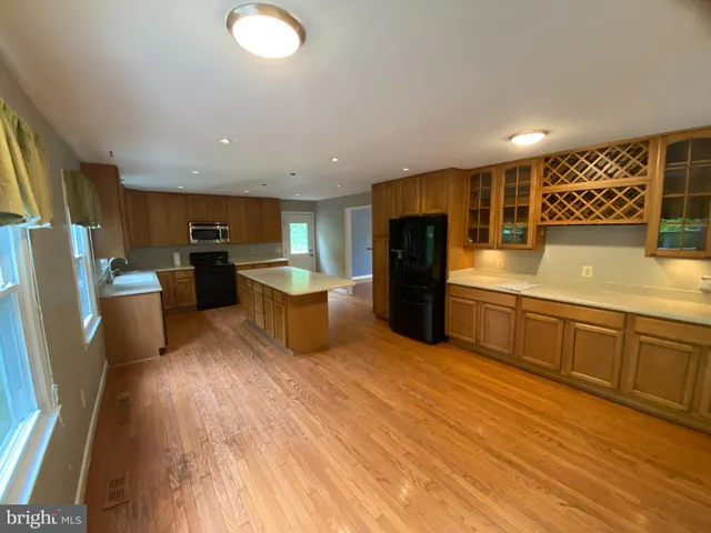 $3,950 | 14917 Lee Highway, Gainesville, VA 20155