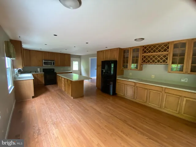 $3,950 | 14917 Lee Highway, Gainesville, VA 20155