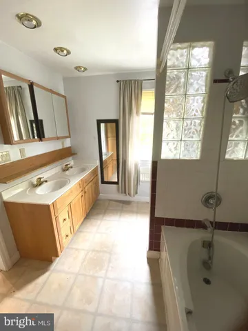 $3,950 | 14917 Lee Highway, Gainesville, VA 20155