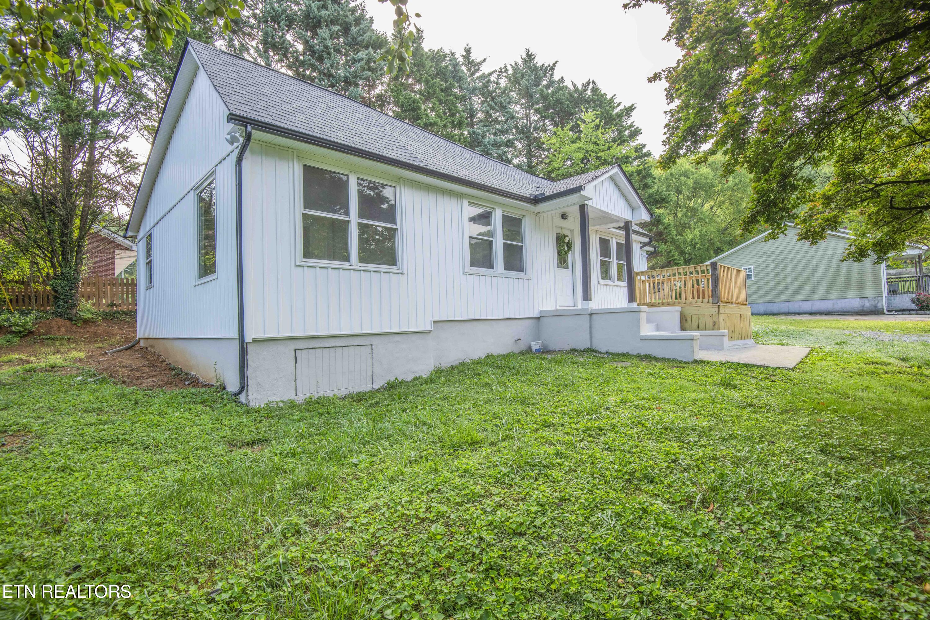 4730 Rochat Road Knoxville, TN 37918 - Photo 2 of 24 Front