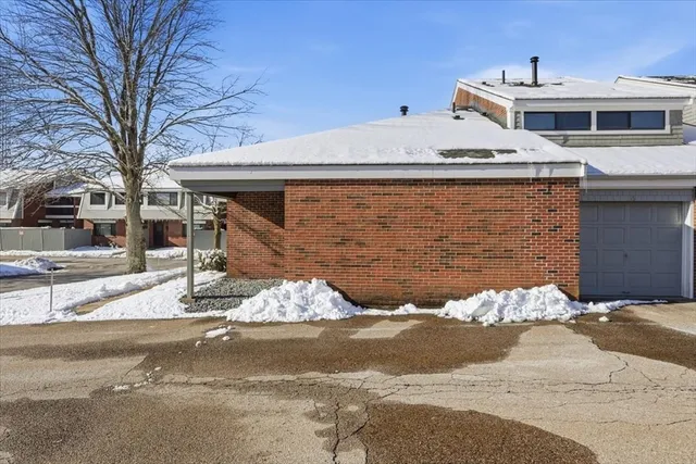 $379,900 | 55 Rosewood Drive, Unit 55, Stoughton, MA 02072