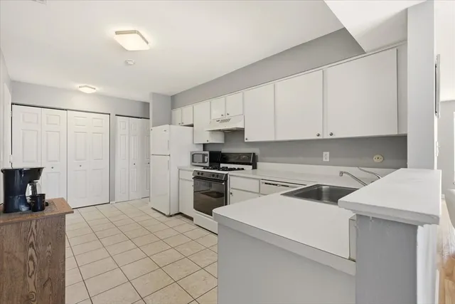 $379,900 | 55 Rosewood Drive, Unit 55, Stoughton, MA 02072