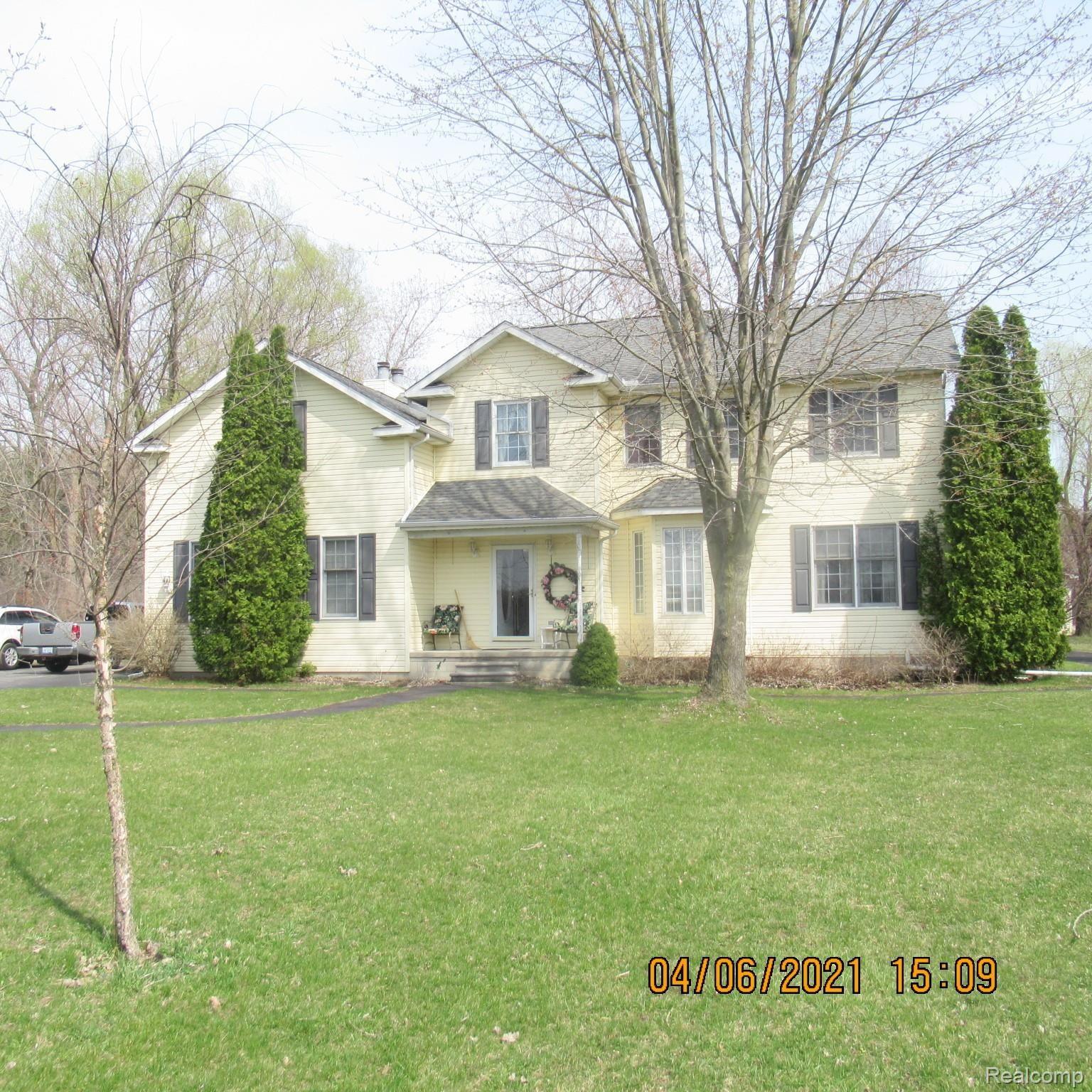 27421 Bell Road New Boston, MI 48164 - Photo 1 of 40 IMG_6643.JPG