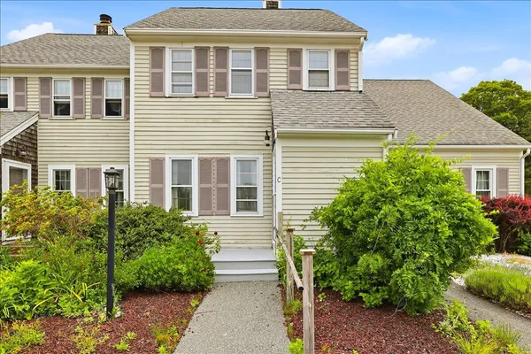 $400,000 | 18 Woodview Drive, Unit 8C, Falmouth, MA 02540
