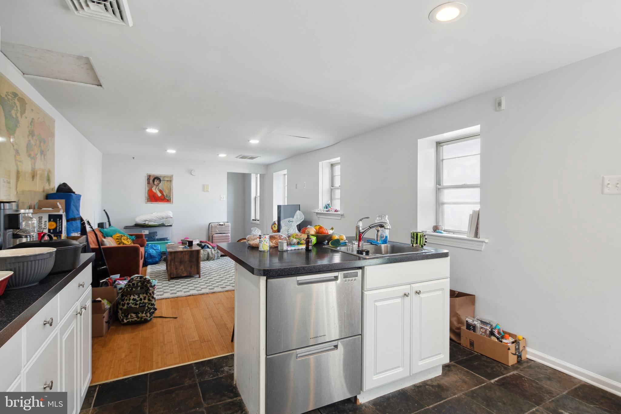 911 North 6th Street Philadelphia, PA 19123 - Photo 2 of 26