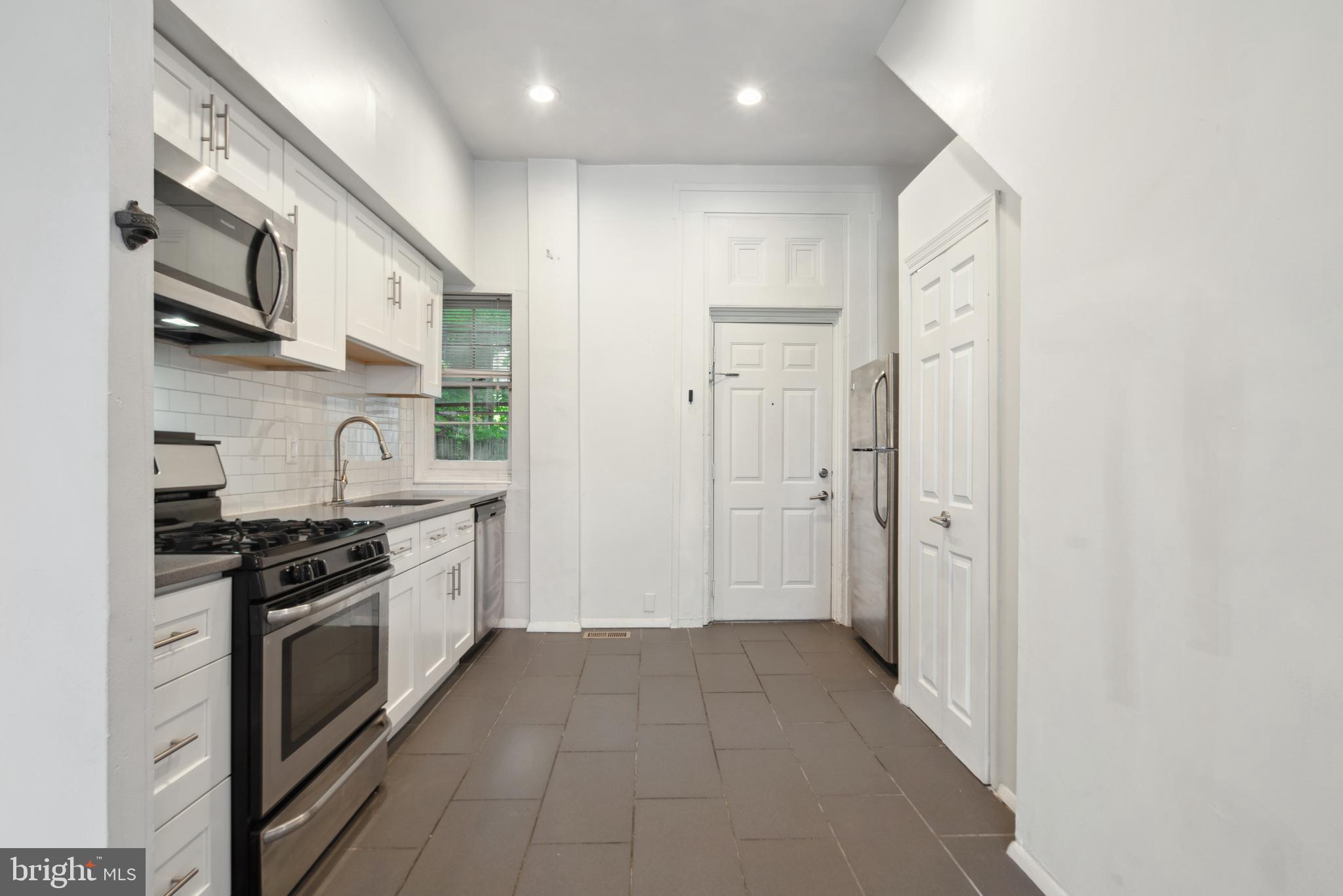 911 North 6th Street Philadelphia, PA 19123 - Photo 21 of 26