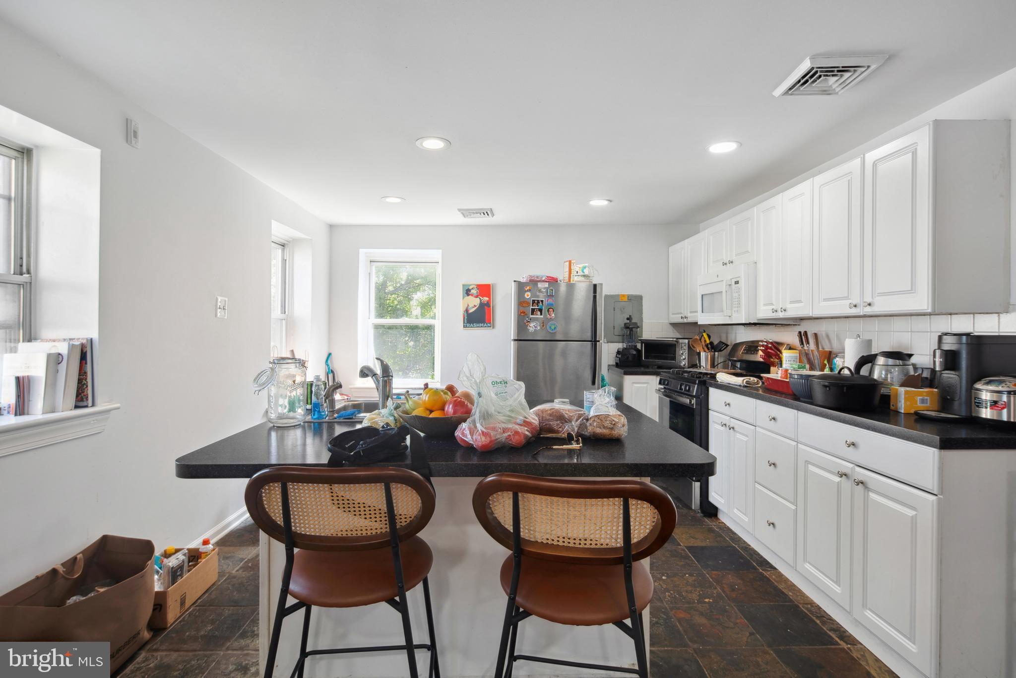 911 North 6th Street Philadelphia, PA 19123 - Photo 3 of 26