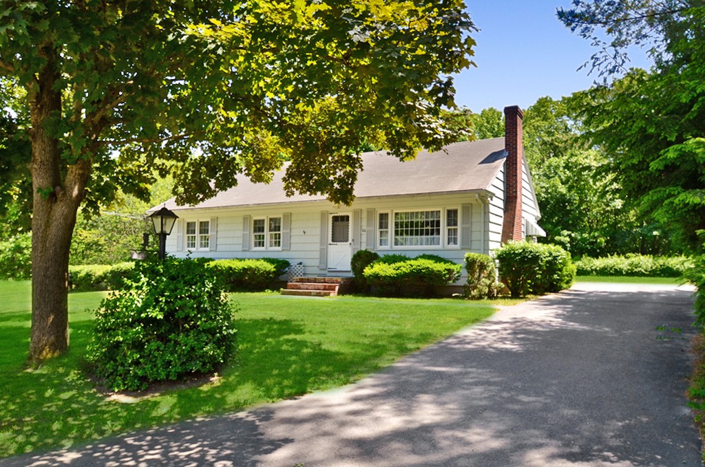 100 Pilgrim Road Clinton, MA 01510 - Photo 1 of 18 Gallery Image 1
