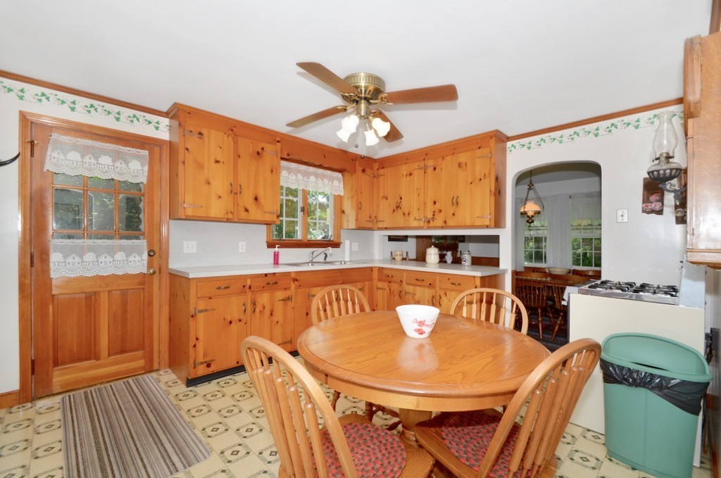 100 Pilgrim Road Clinton, MA 01510 - Photo 5 of 18 Gallery Image 5