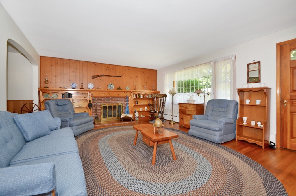 100 Pilgrim Road Clinton, MA 01510 - Photo 8 of 18 Gallery Image 8