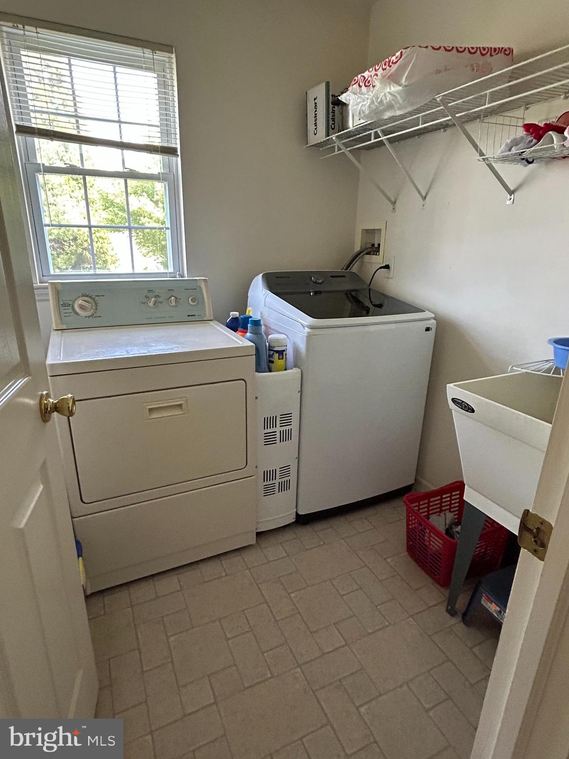 349 Oneida Drive Sinking Spring, PA 19608 - Photo 17 of 35 a utility room with dryer and washer