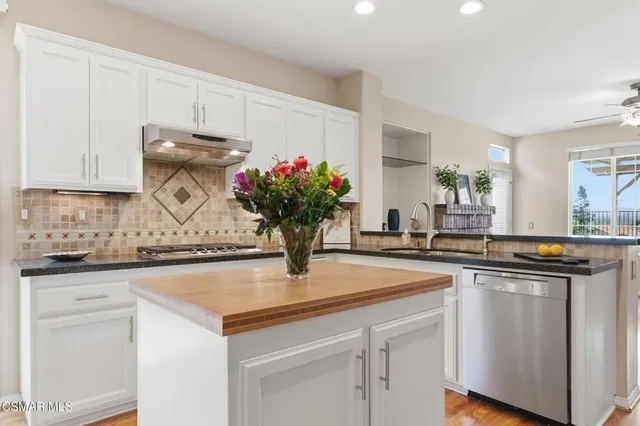 $1,275,000 | 2440 Gillingham Circle, Thousand Oaks, CA 91362