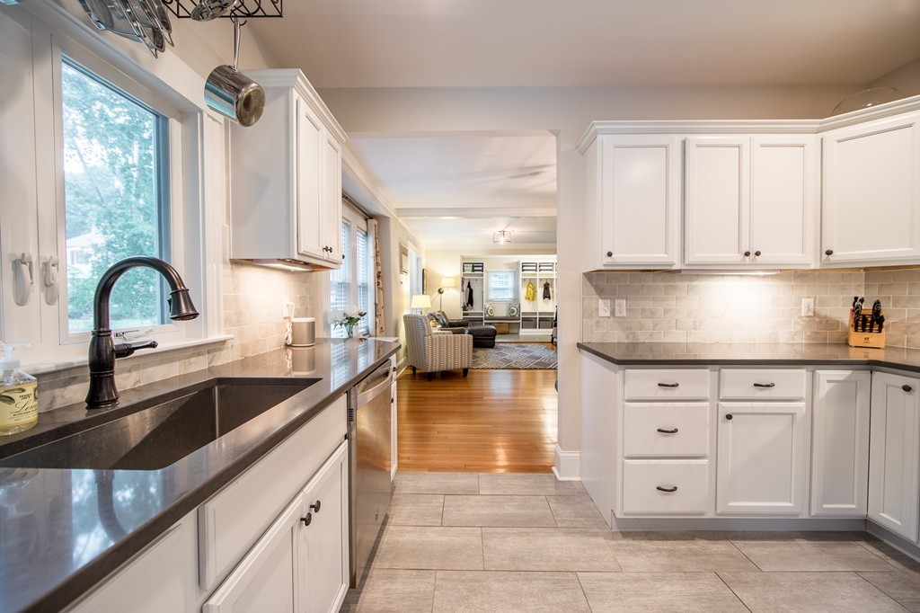 16 Lafayette Road Reading, MA 01867 - Photo 13 of 30 Gallery Image 13