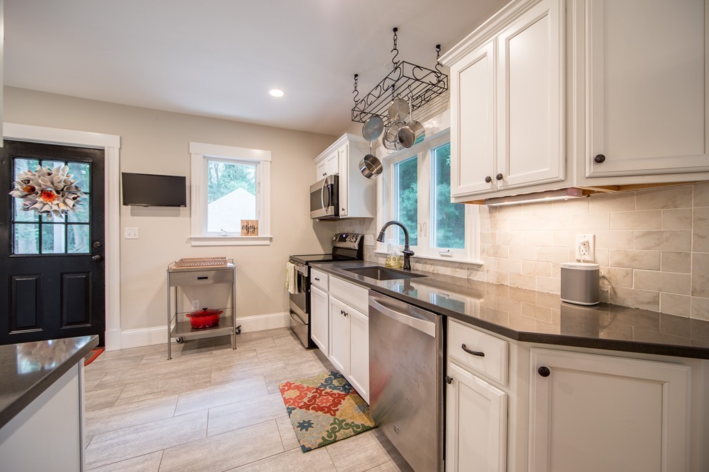 16 Lafayette Road Reading, MA 01867 - Photo 15 of 30 Gallery Image 15