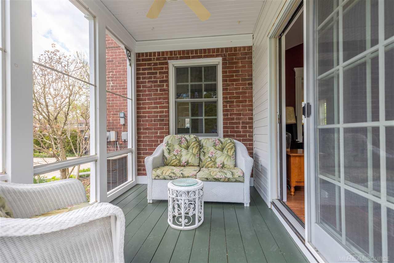 856 Rivard Boulevard Grosse Pointe, MI 48230 - Photo 10 of 21 50010567-9.JPG