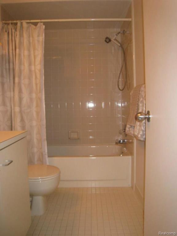 662 Camden Court Rochester Hills, MI 48307 - Photo 16 of 23