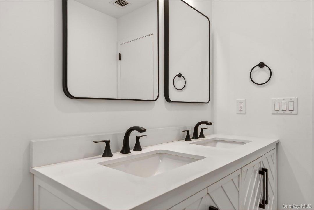 8 White Birch Lane Commack, NY 11725 - Photo 18 of 44