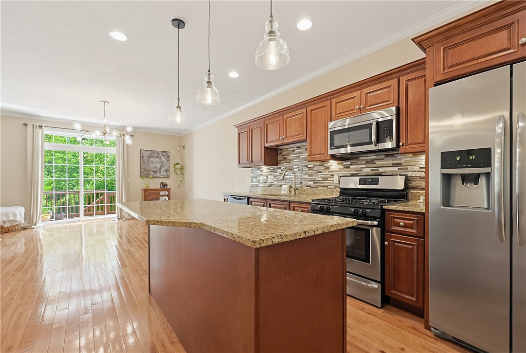 164 Bear Hill Road, Unit 19 Cumberland, RI 02864 - Photo 4 of 37