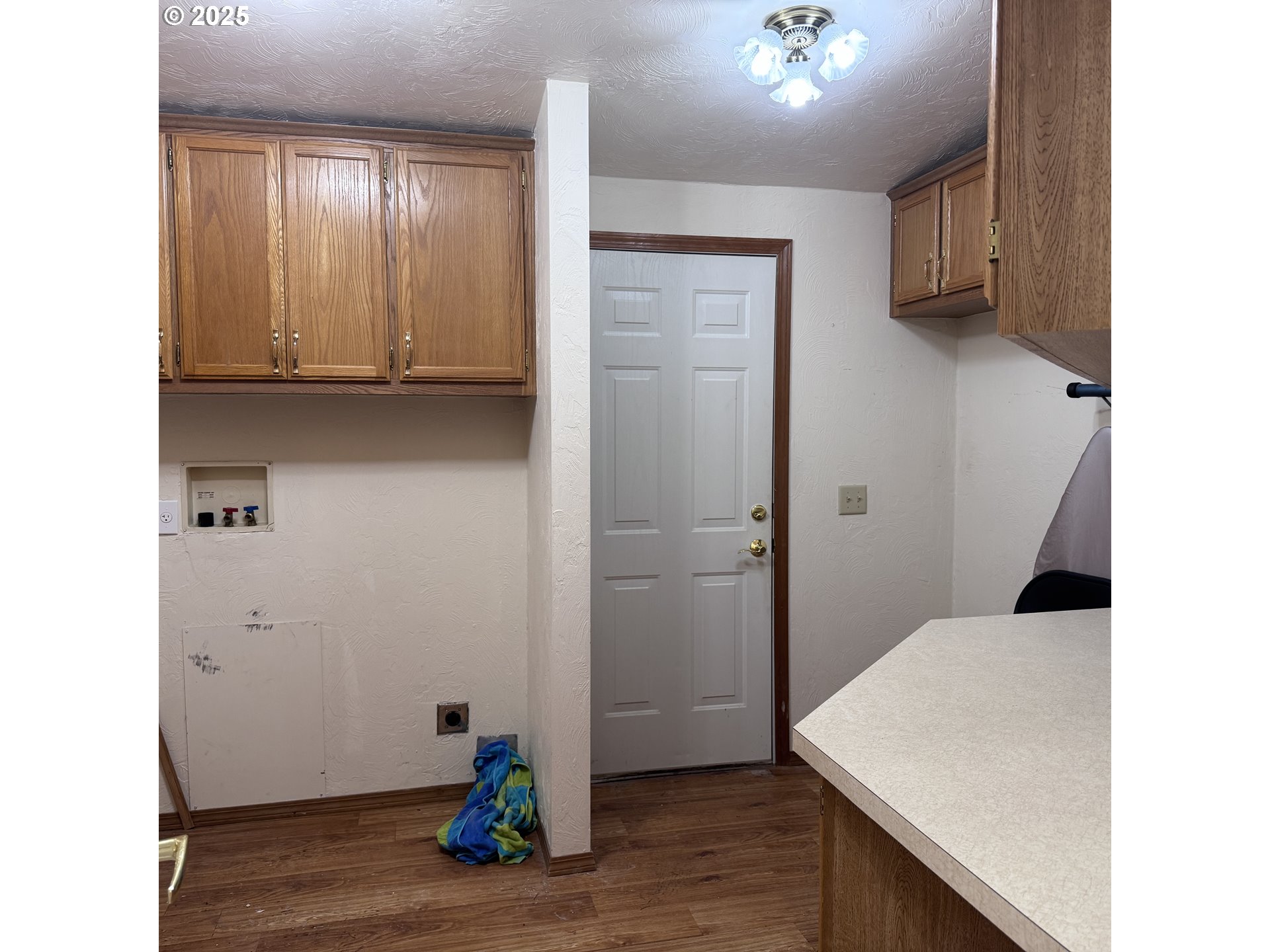 1601 Rhododendron Drive, Unit 695 Florence, OR 97439 - Photo 30 of 42 a view of an empty room
