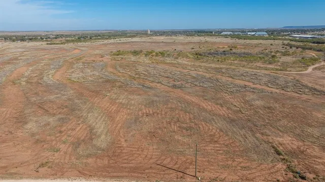a view of a dry yard