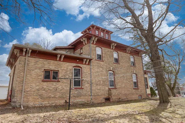 $159,900 | 220 West Main Street, Chilton, WI 53014