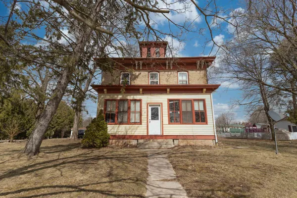 $159,900 | 220 West Main Street, Chilton, WI 53014