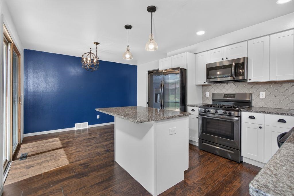545 East Coolidge Avenue Appleton, WI 54915 - Photo 4 of 39 Gallery Image 4