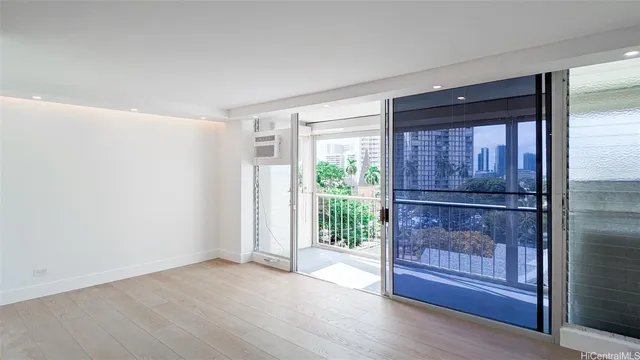 $437,000 | 1716 Ke’eaumoku Street, Unit 501, Honolulu, HI 96822