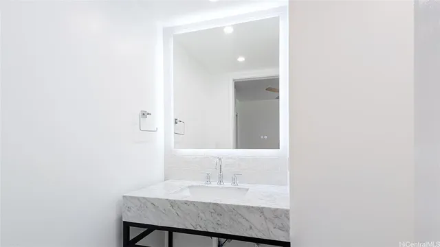 $437,000 | 1716 Ke’eaumoku Street, Unit 501, Honolulu, HI 96822