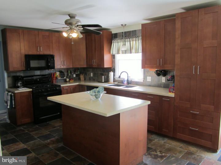 106 South View Road Fleetwood, PA 19522 - Photo 7 of 19 Gallery Image 7