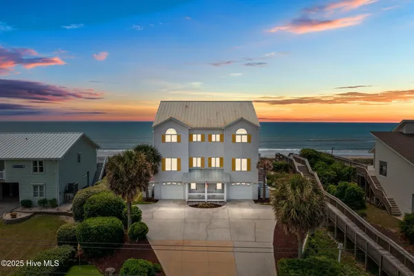 $2,590,000 | 3903 Ocean Drive, Emerald Isle, NC 28594