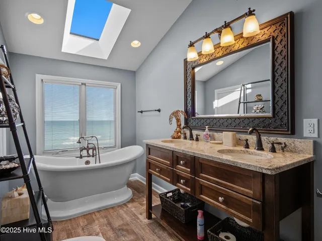 $2,685,000 | 3903 Ocean Drive, Emerald Isle, NC 28594