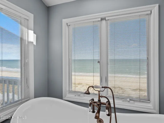 $2,685,000 | 3903 Ocean Drive, Emerald Isle, NC 28594