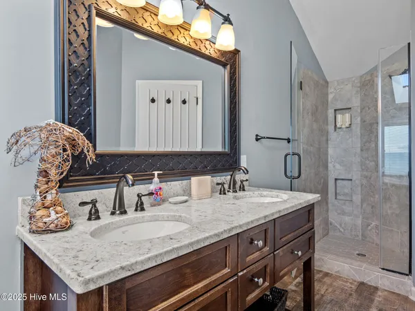 $2,590,000 | 3903 Ocean Drive, Emerald Isle, NC 28594